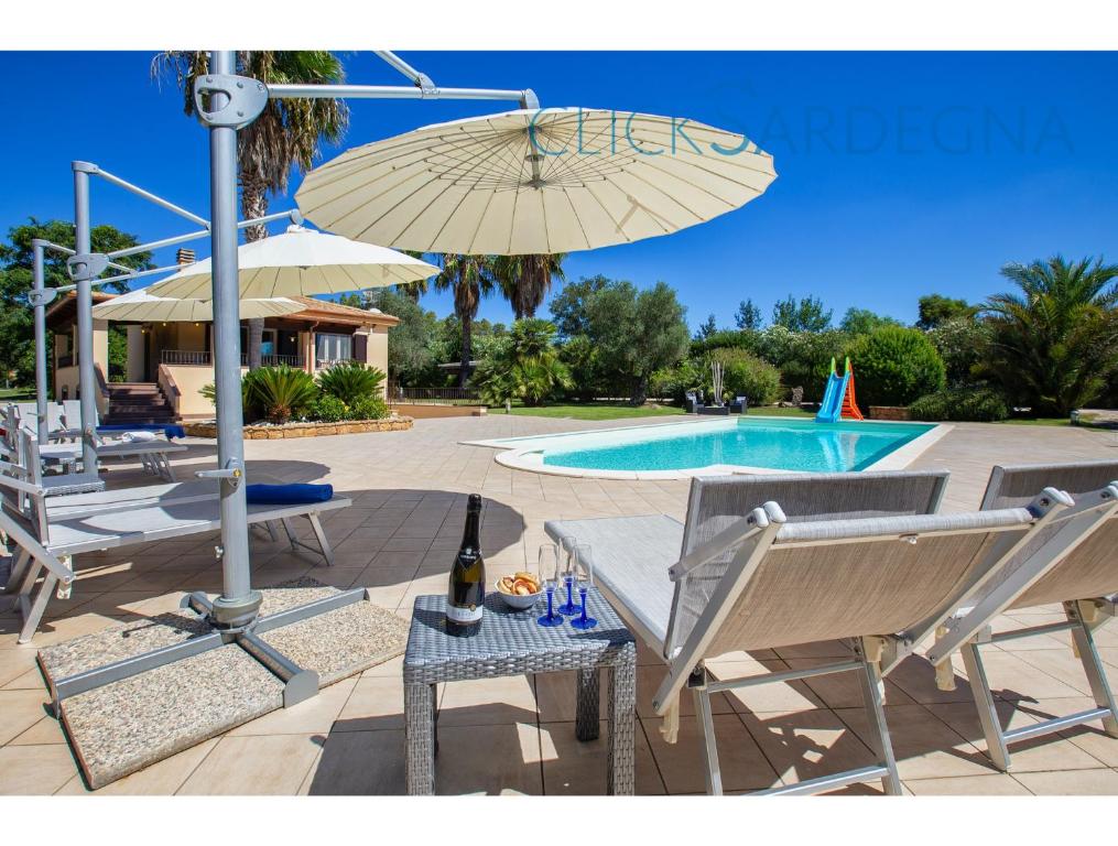 Alghero, Villa Paradiso extreme luxury with swimming pool room 3