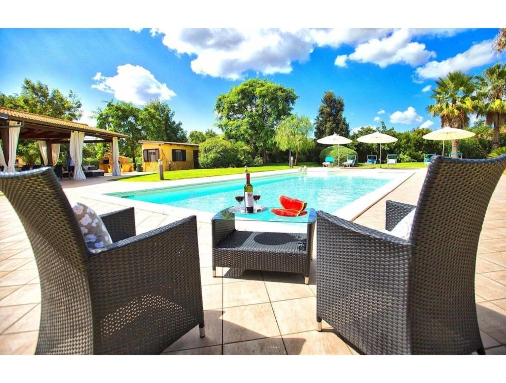 Alghero, Villa Paradiso extreme luxury with swimming pool room 4